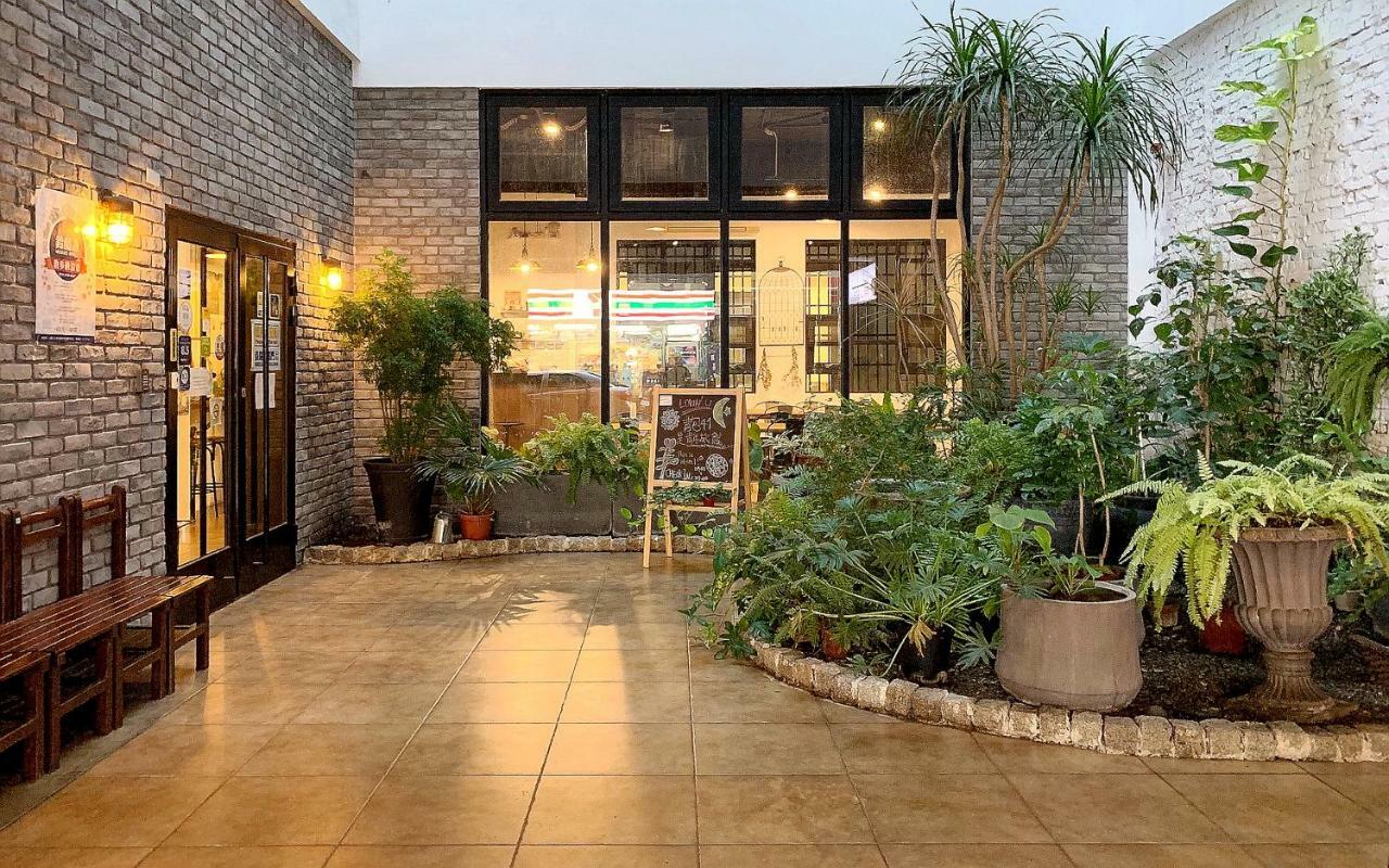 Backpacker 41 Hostel - Taichung Exterior foto